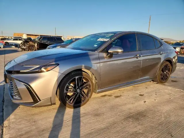 TOYOTA CAMRY XSE HYBRID 2025