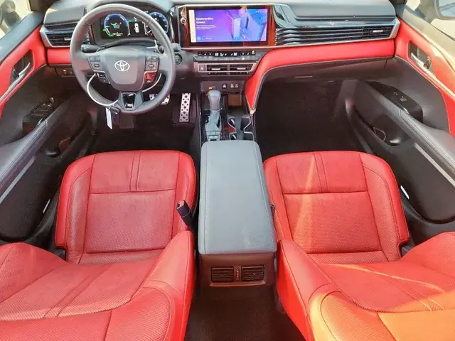 TOYOTA CAMRY XSE HYBRID 2025