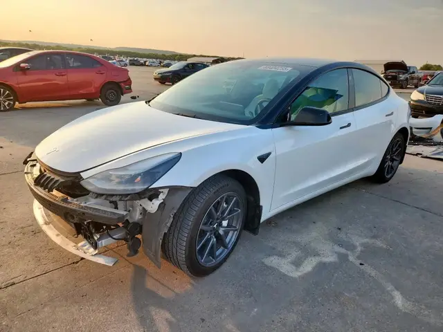 TESLA MODEL 3 2022