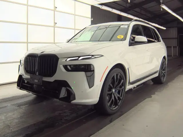 BMW X7 SPORTS ACTIVITY VEHICLE 2023