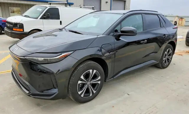 TOYOTA BZ4X XLE 2024