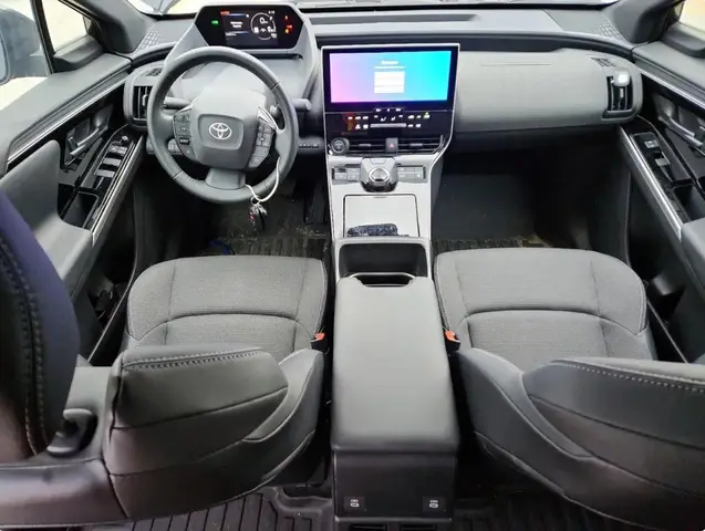 TOYOTA BZ4X XLE 2024