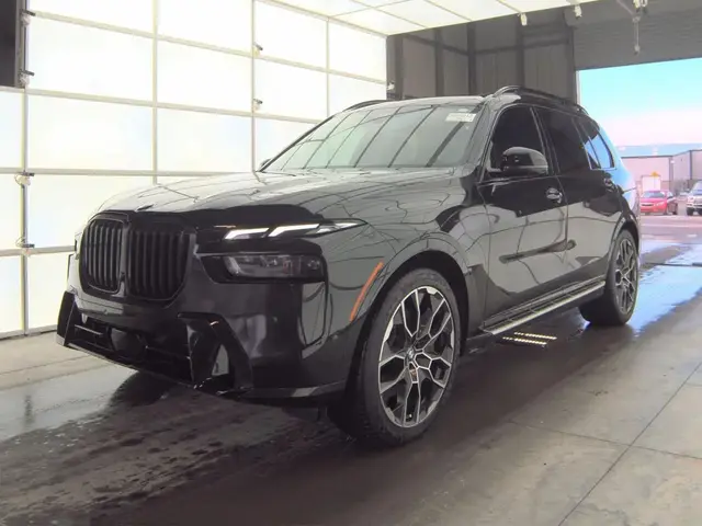 BMW X7 SPORTS ACTIVITY VEHICLE 2023