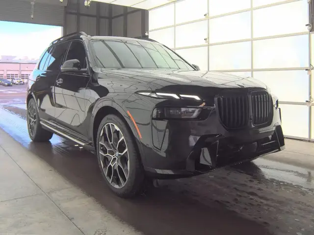 BMW X7 SPORTS ACTIVITY VEHICLE 2023