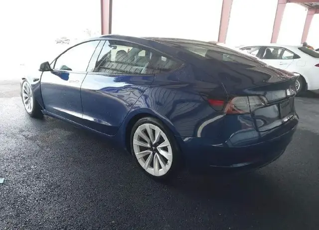 TESLA MODEL 3 2021
