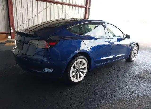 TESLA MODEL 3 2021