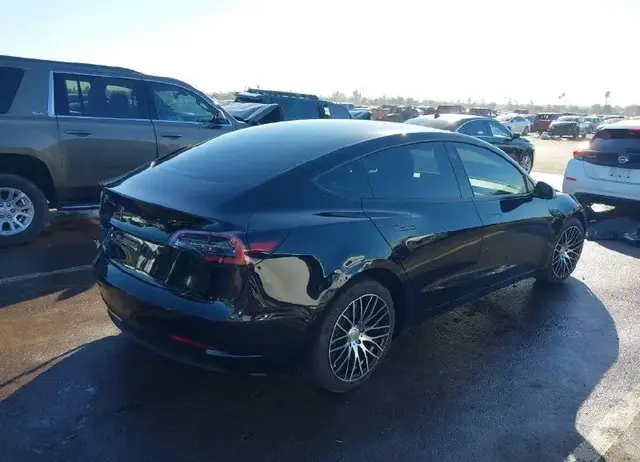 TESLA MODEL 3 2022