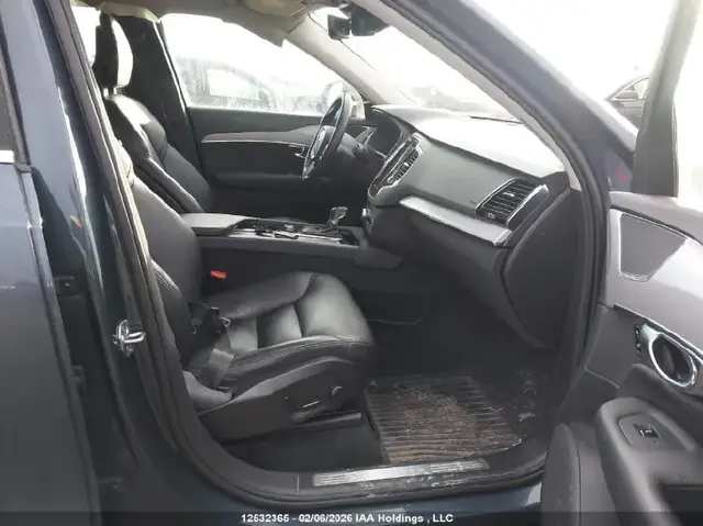 VOLVO XC90 T6 MOMENTUM 2020