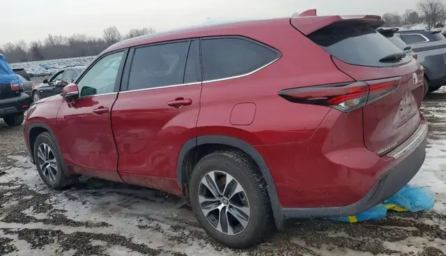 TOYOTA HIGHLANDER LE 2024