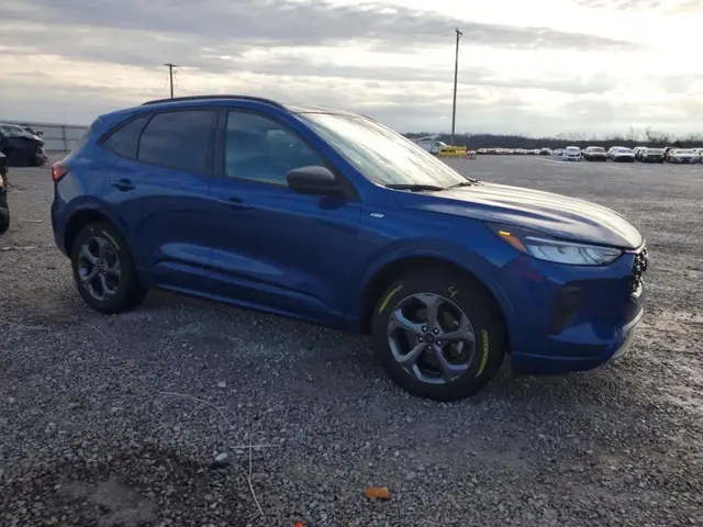 FORD ESCAPE ST LINE 1 2023