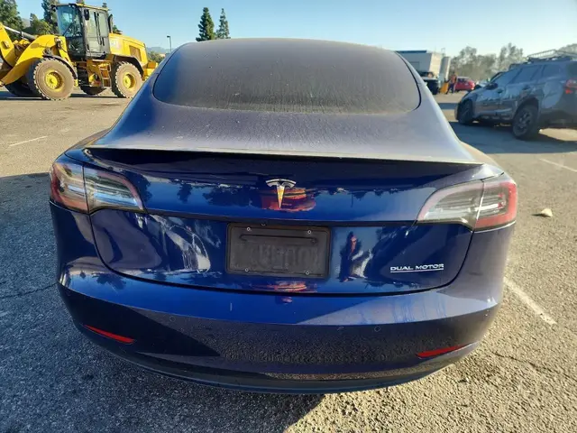 TESLA MODEL 3 2019