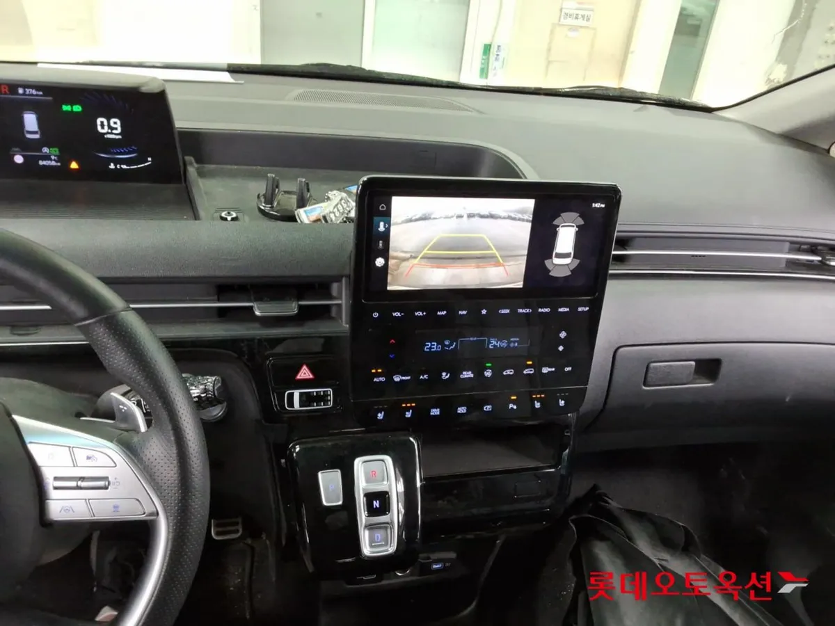 HYUNDAI STARIA LONUGE 4WD 9 2026