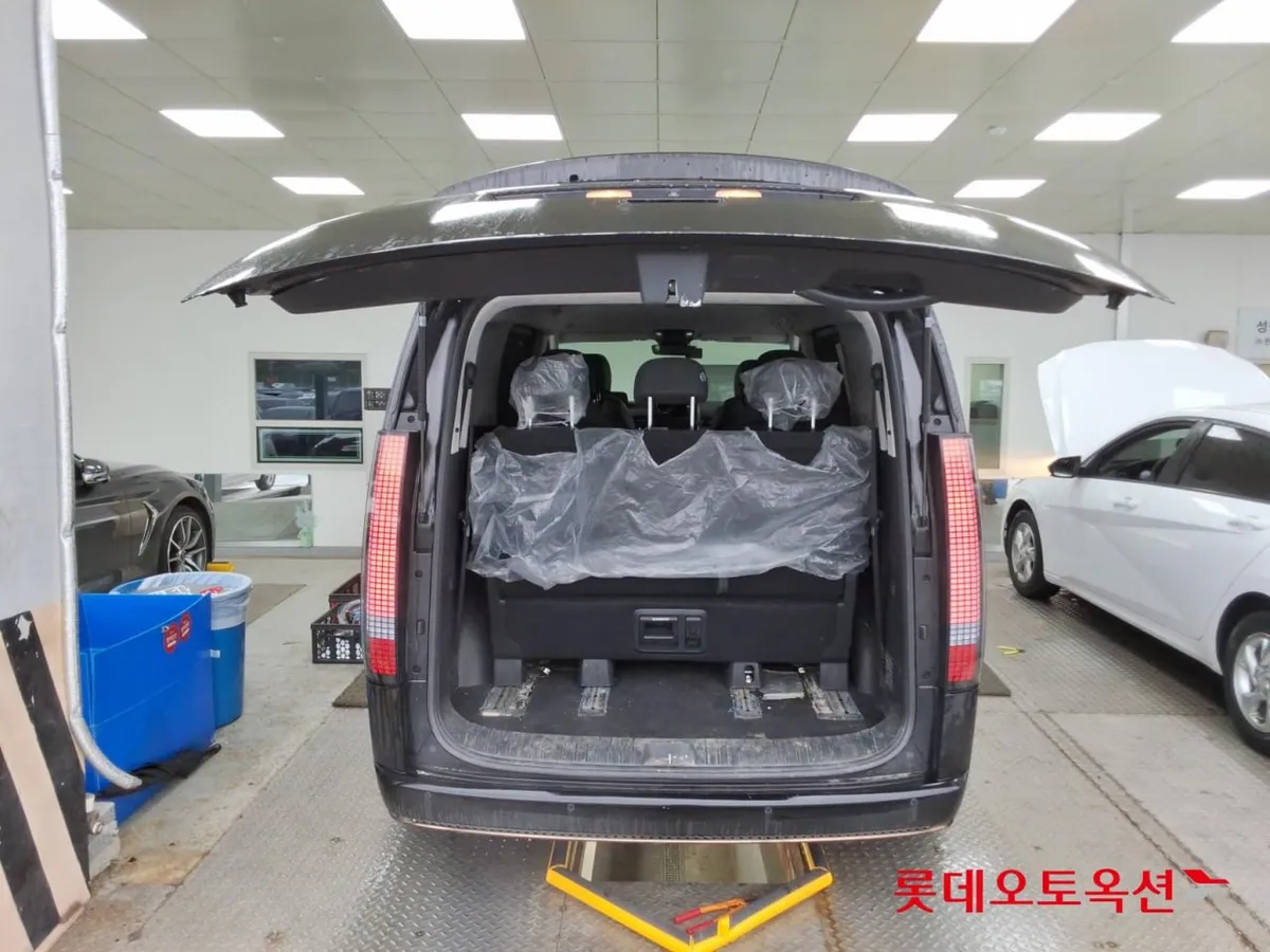 HYUNDAI STARIA LONUGE 4WD 9 2026