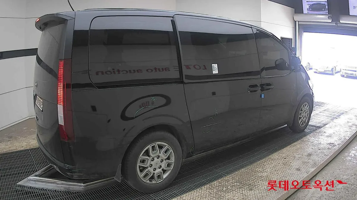 HYUNDAI STARIA TOURER 9 2026