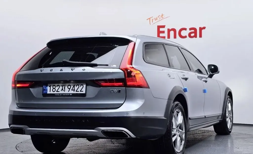 VOLVO V90 CROSS COUNTRY 2017