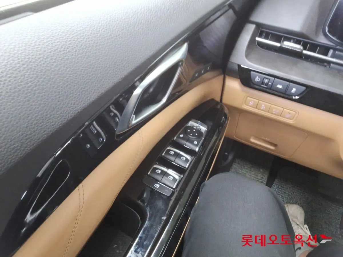 KIA CARNIVAL SIGNATURE 7 2021