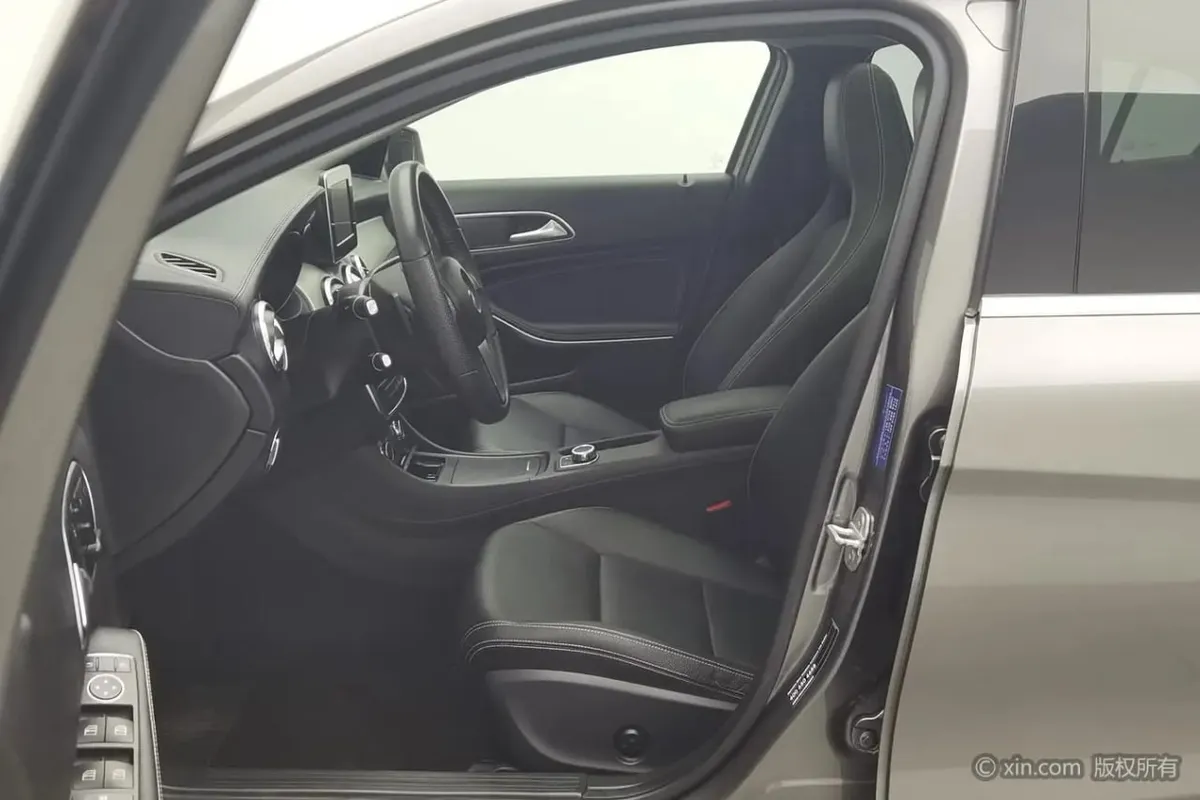 MERCEDES-BENZ GLA 200 FASHION EDITION 2016
