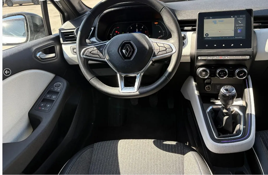 RENAULT CLIO 2023