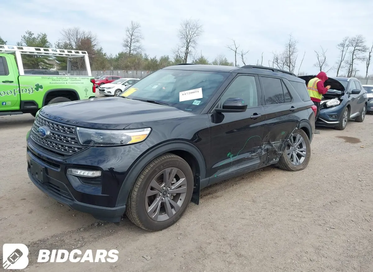 FORD EXPLORER XLT 2022