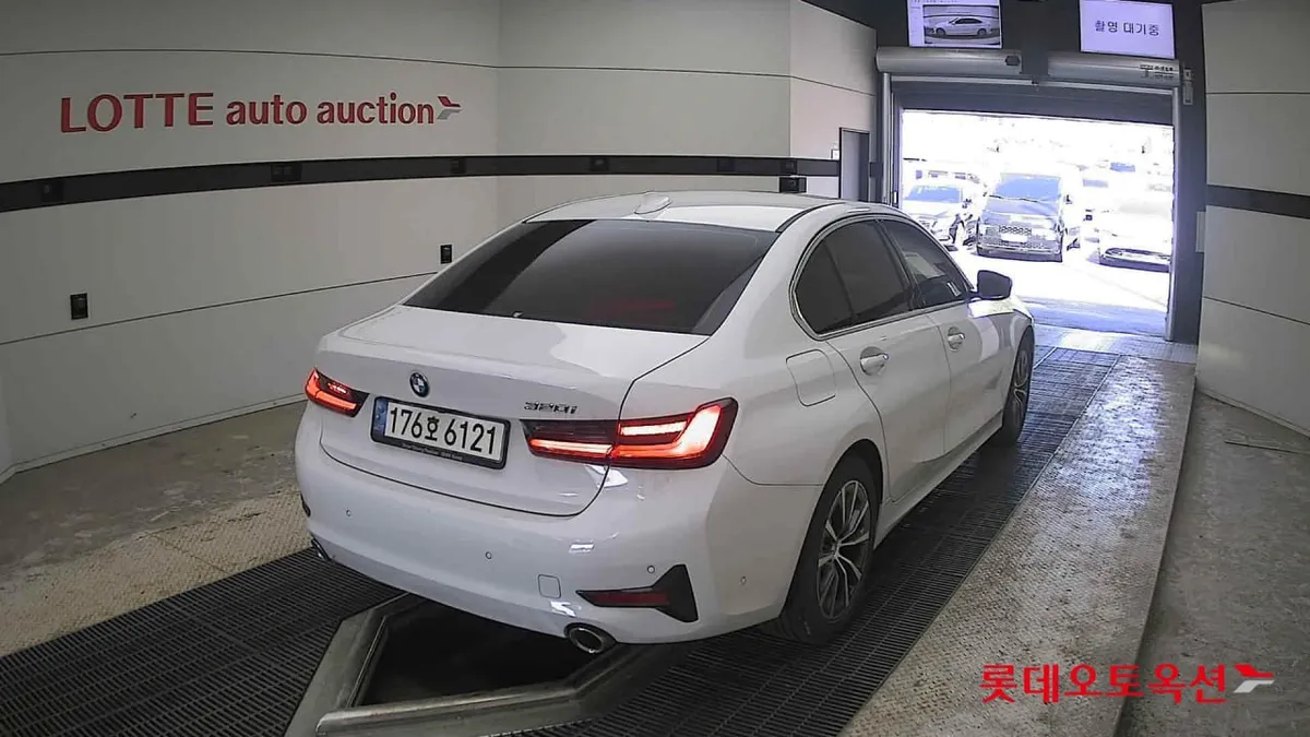 BMW 320I LUXURY 2022