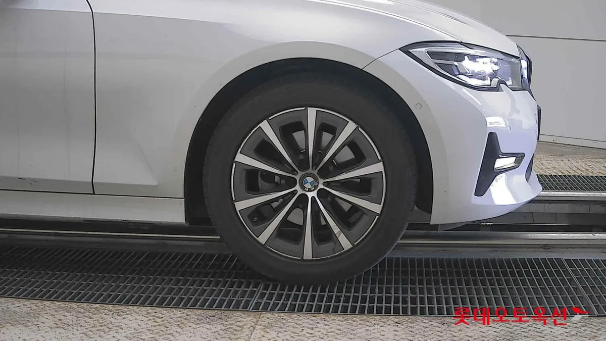 BMW 320I LUXURY 2022