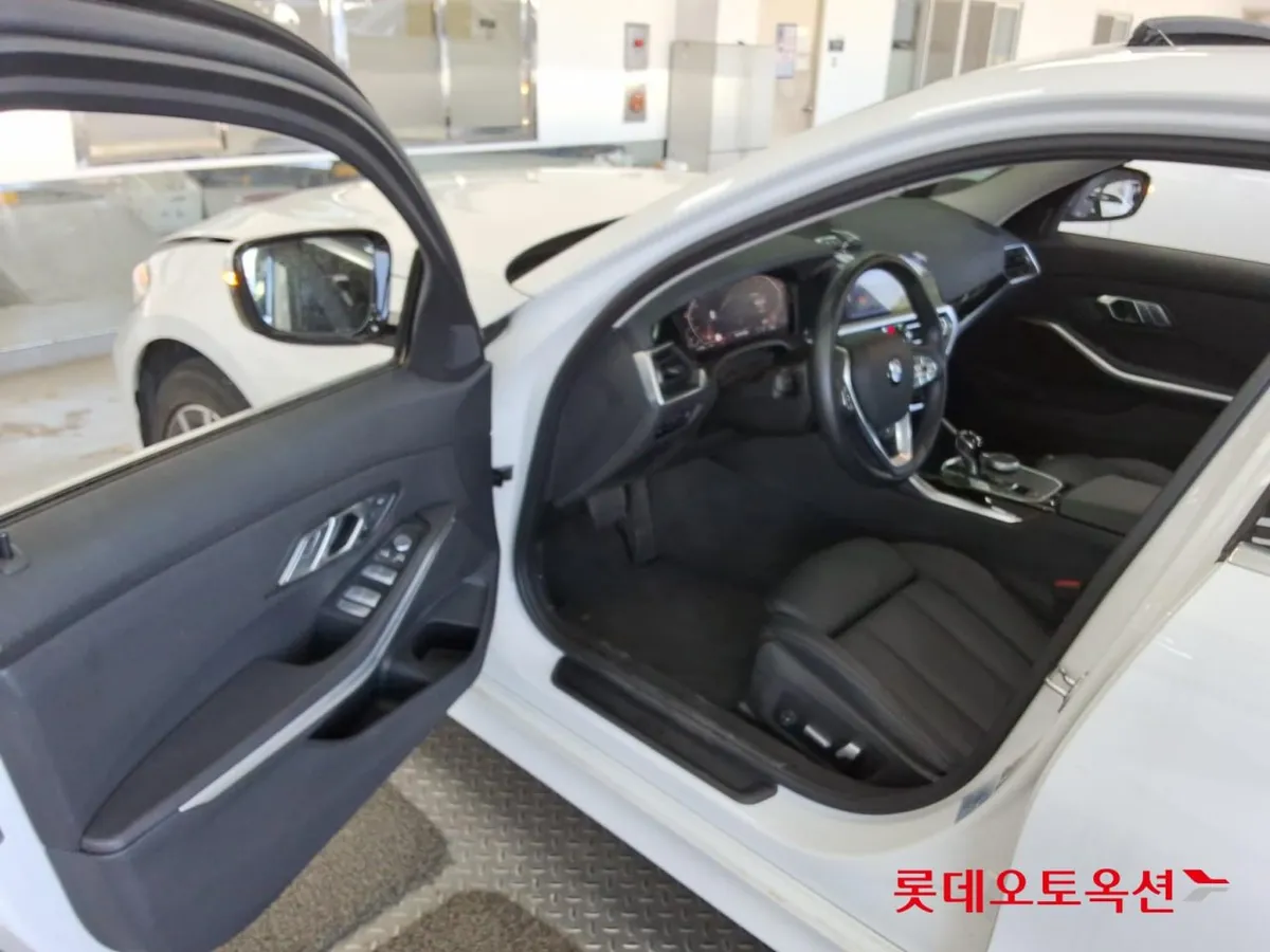 BMW 320I LUXURY 2022