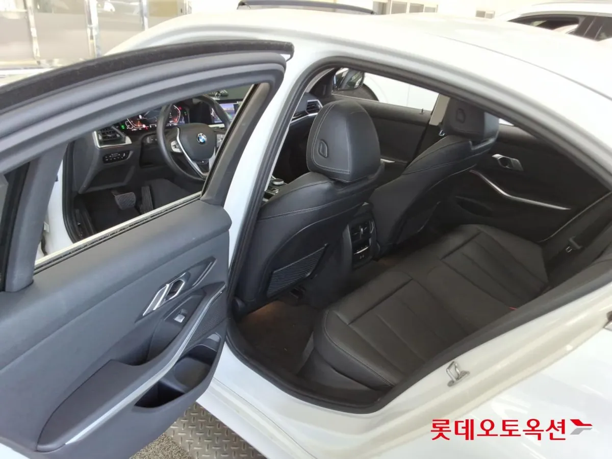BMW 320I LUXURY 2022