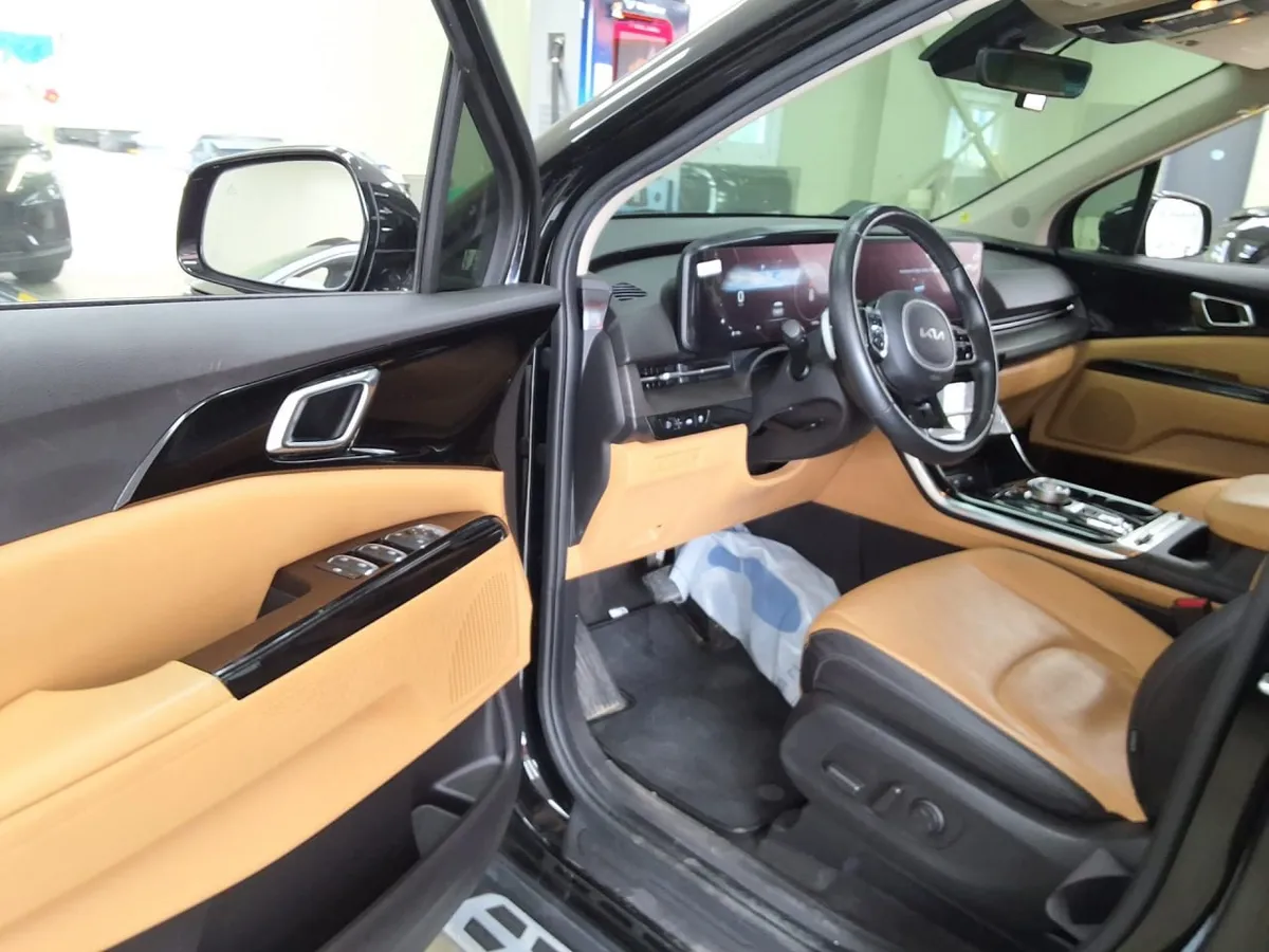 KIA CARNIVAL NOBLESSE 2022