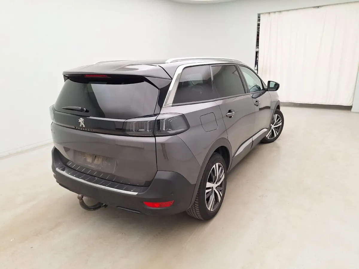 PEUGEOT 5008 2021