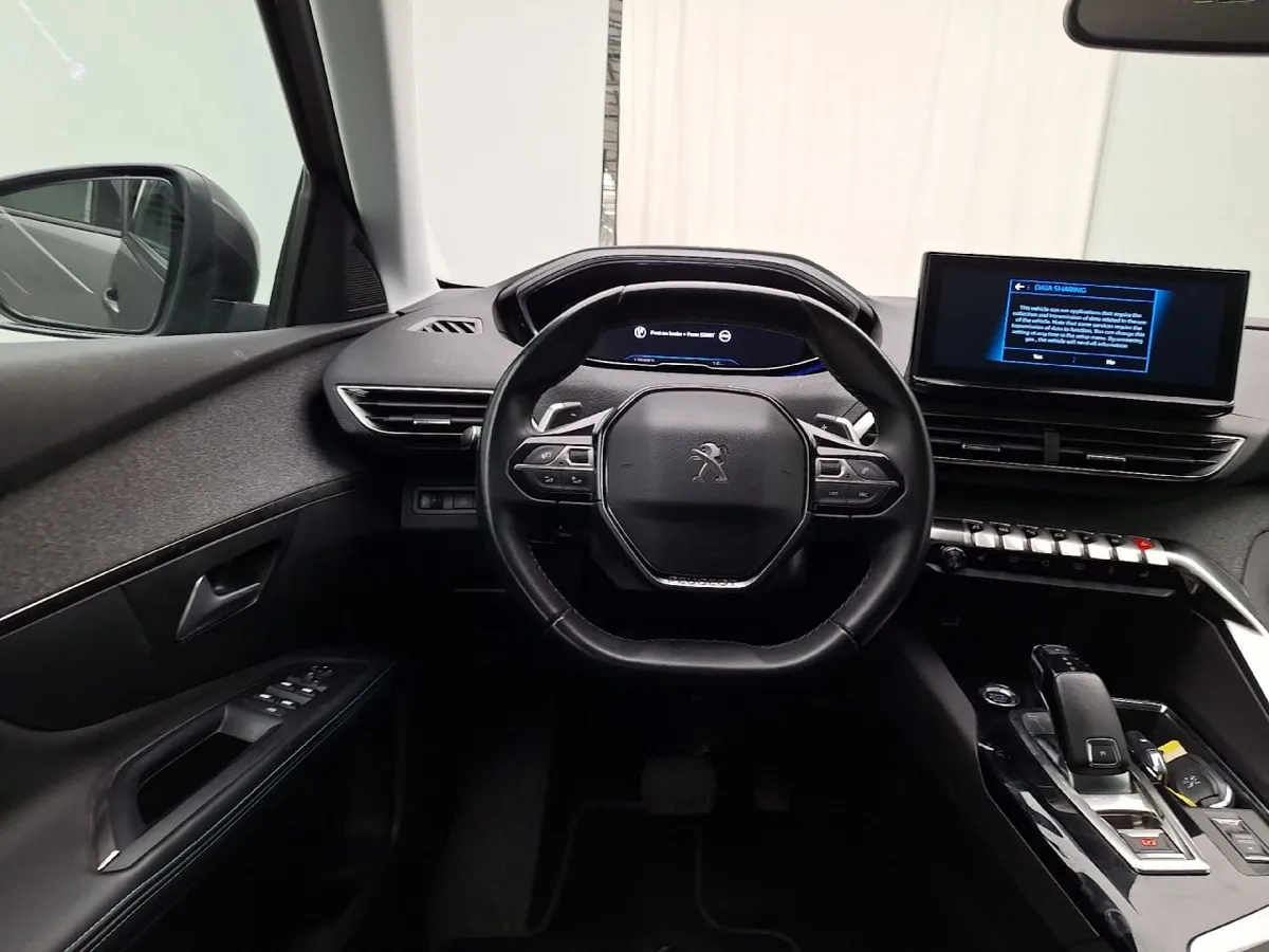 PEUGEOT 5008 2021