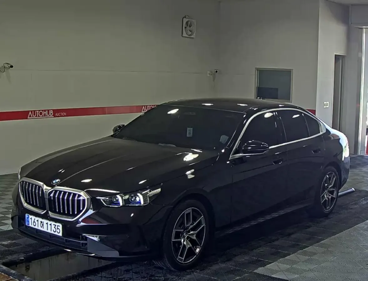 BMW 5 SERIES 2023