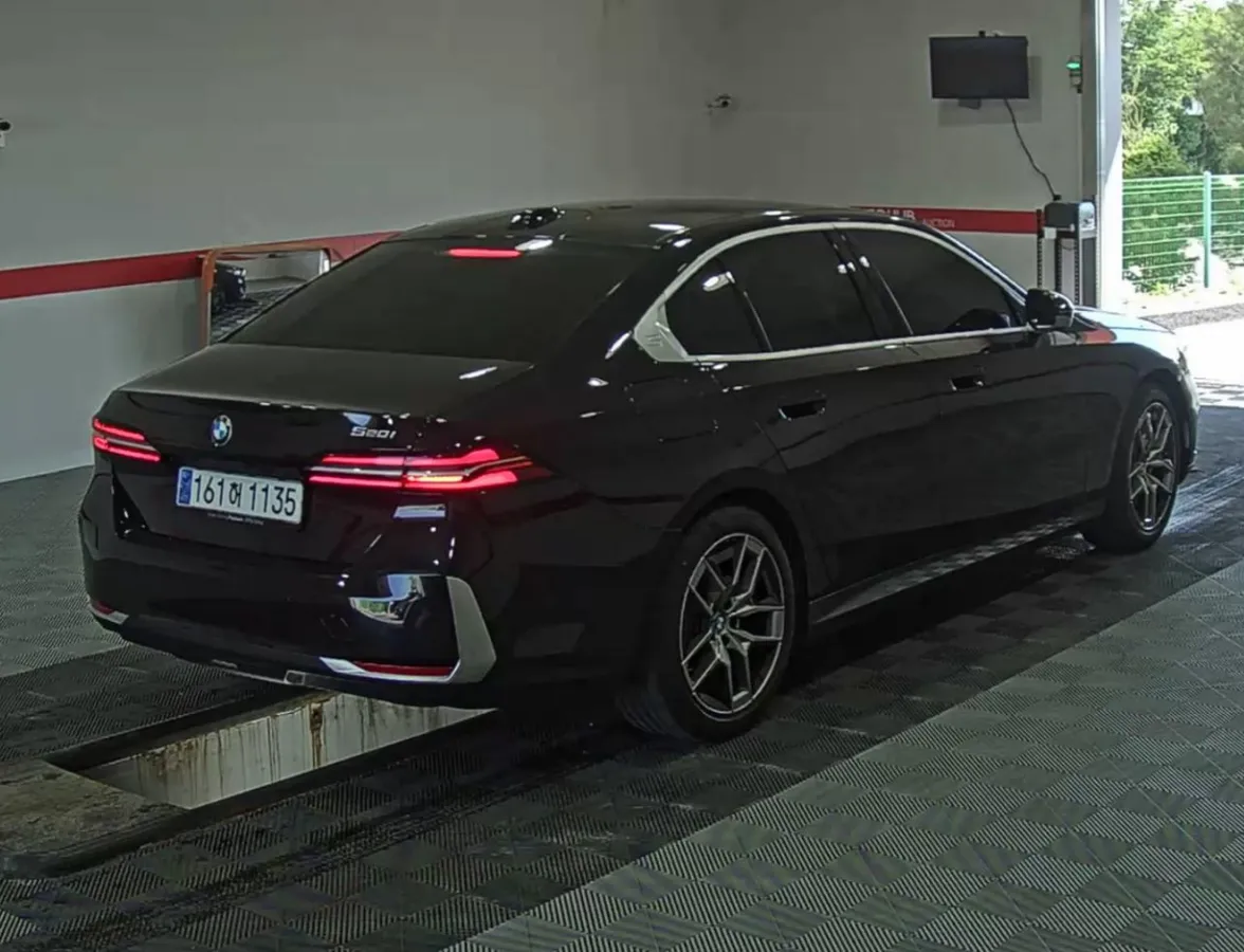 BMW 5 SERIES 2023