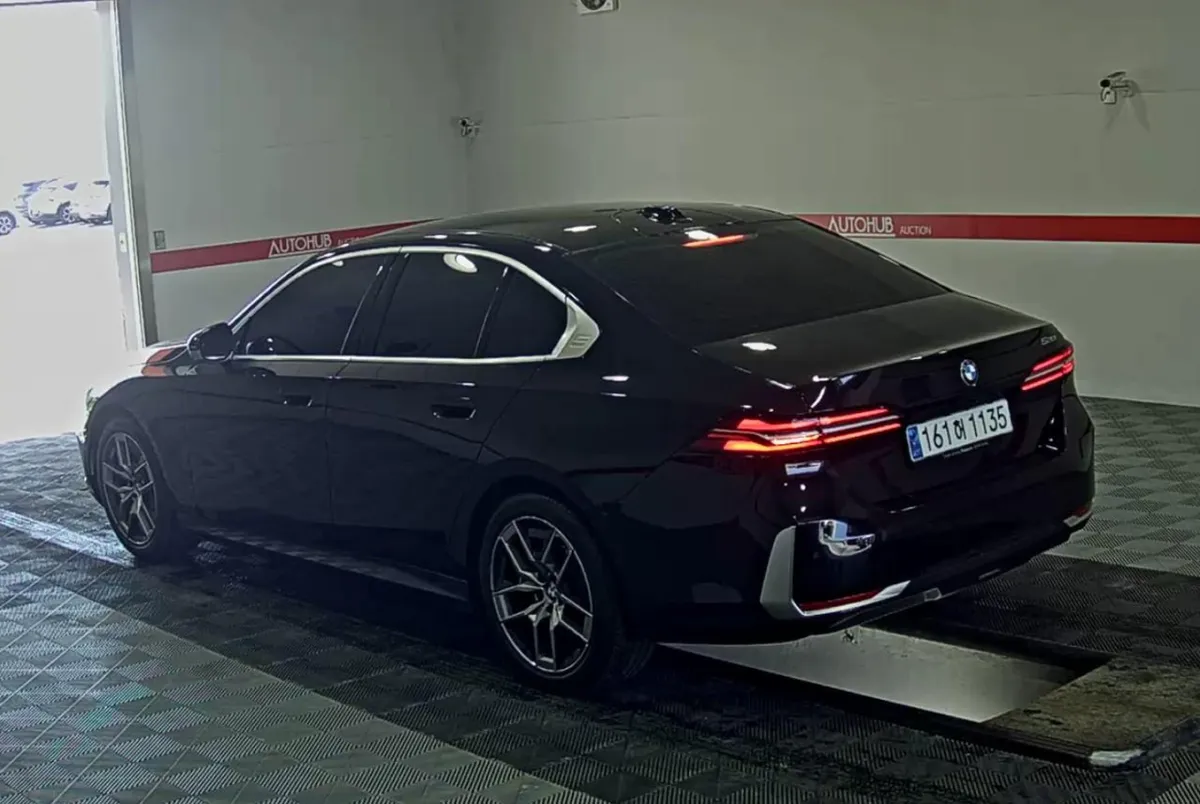 BMW 5 SERIES 2023
