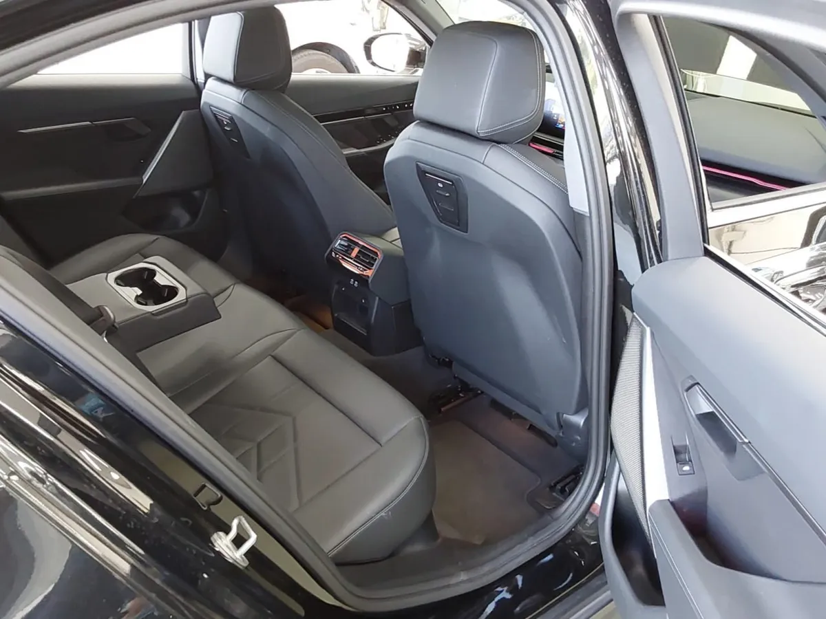 BMW 5 SERIES 2023