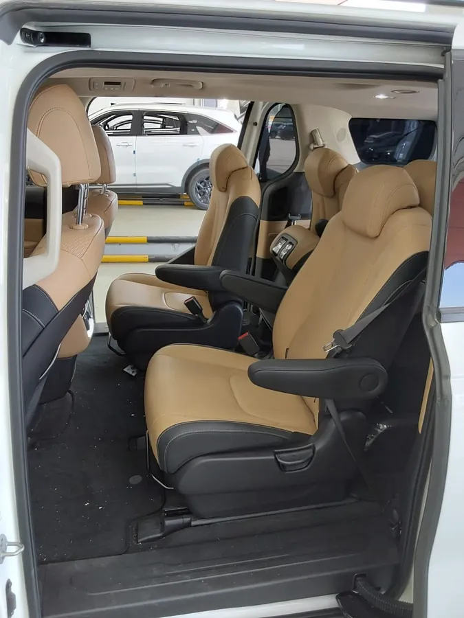 KIA CARNIVAL SIGNATURE 2022