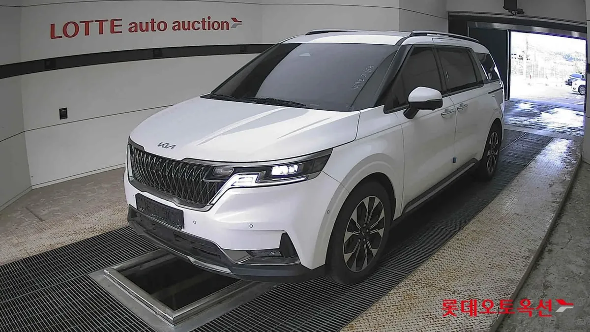 KIA CARNIVAL NOBLESSE 2022