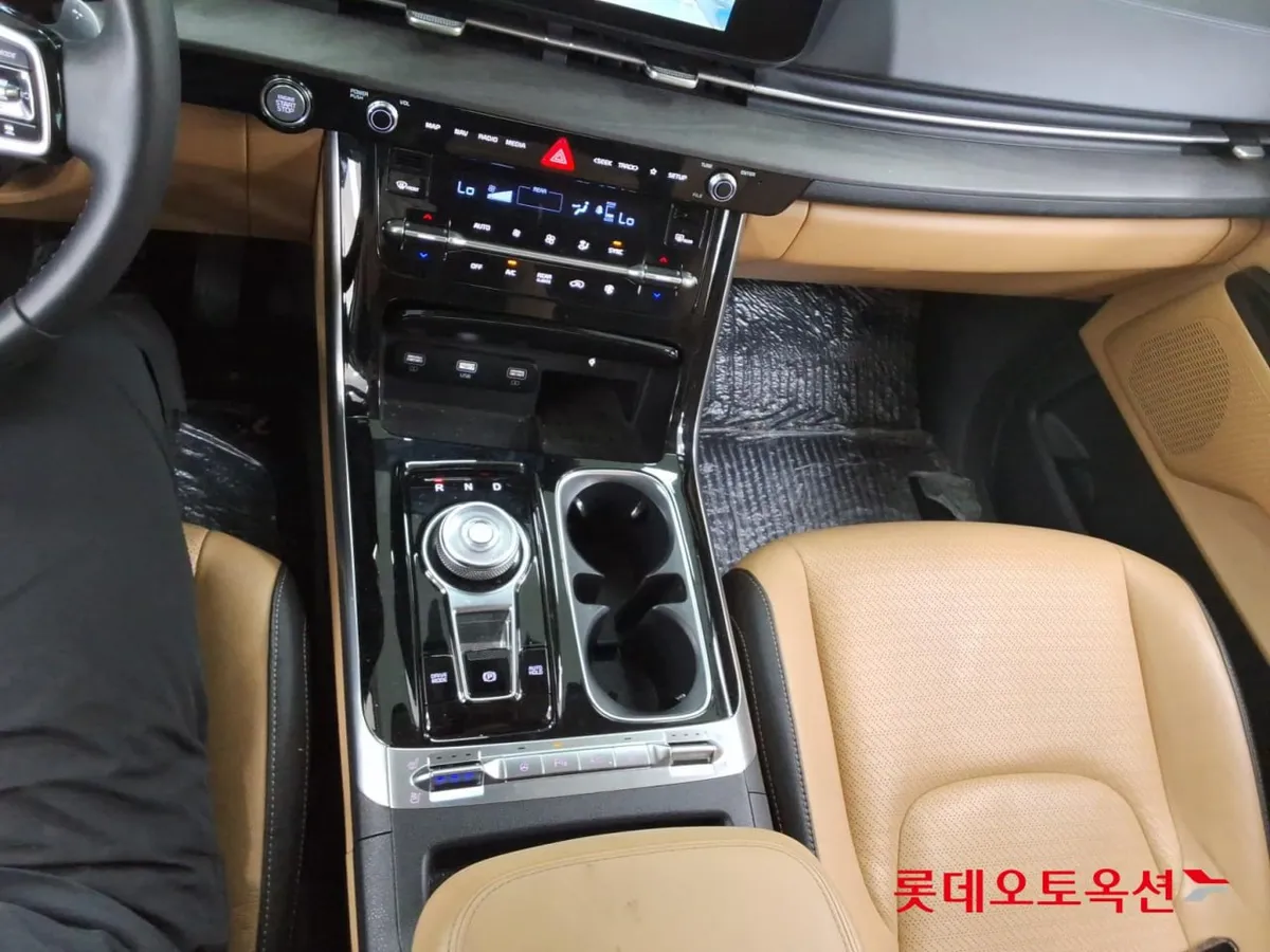 KIA CARNIVAL NOBLESSE 2022