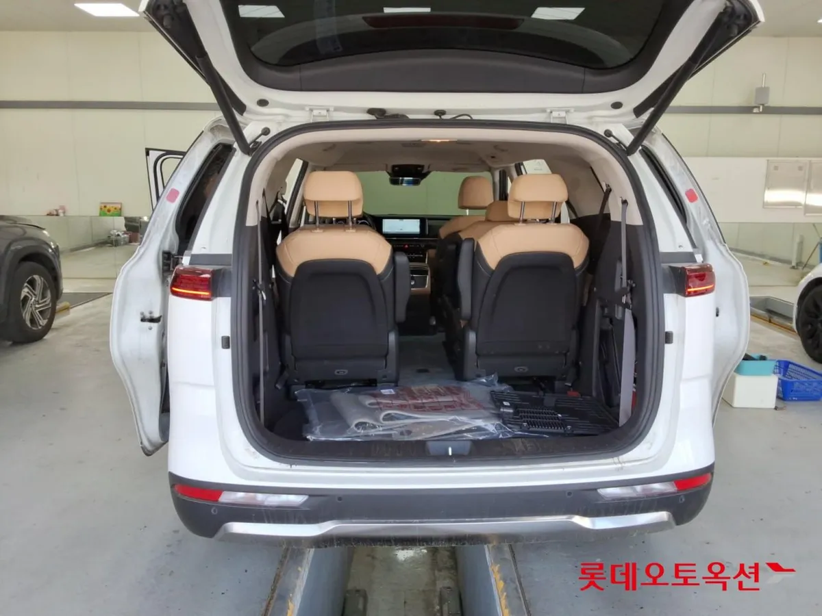 KIA CARNIVAL NOBLESSE 2022