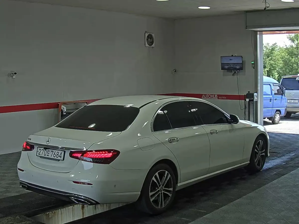 MERCEDES-BENZ E-CLASS ПОДОГРЕВ ВЕНТИЛЯЦИЯ И ПАМЯТЬ ПЕРЕДНИХ СИДЕНИЙ 2023