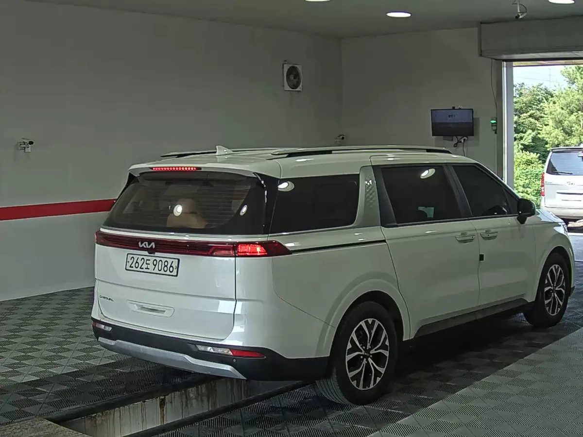 KIA CARNIVAL PRESTIGE 2021