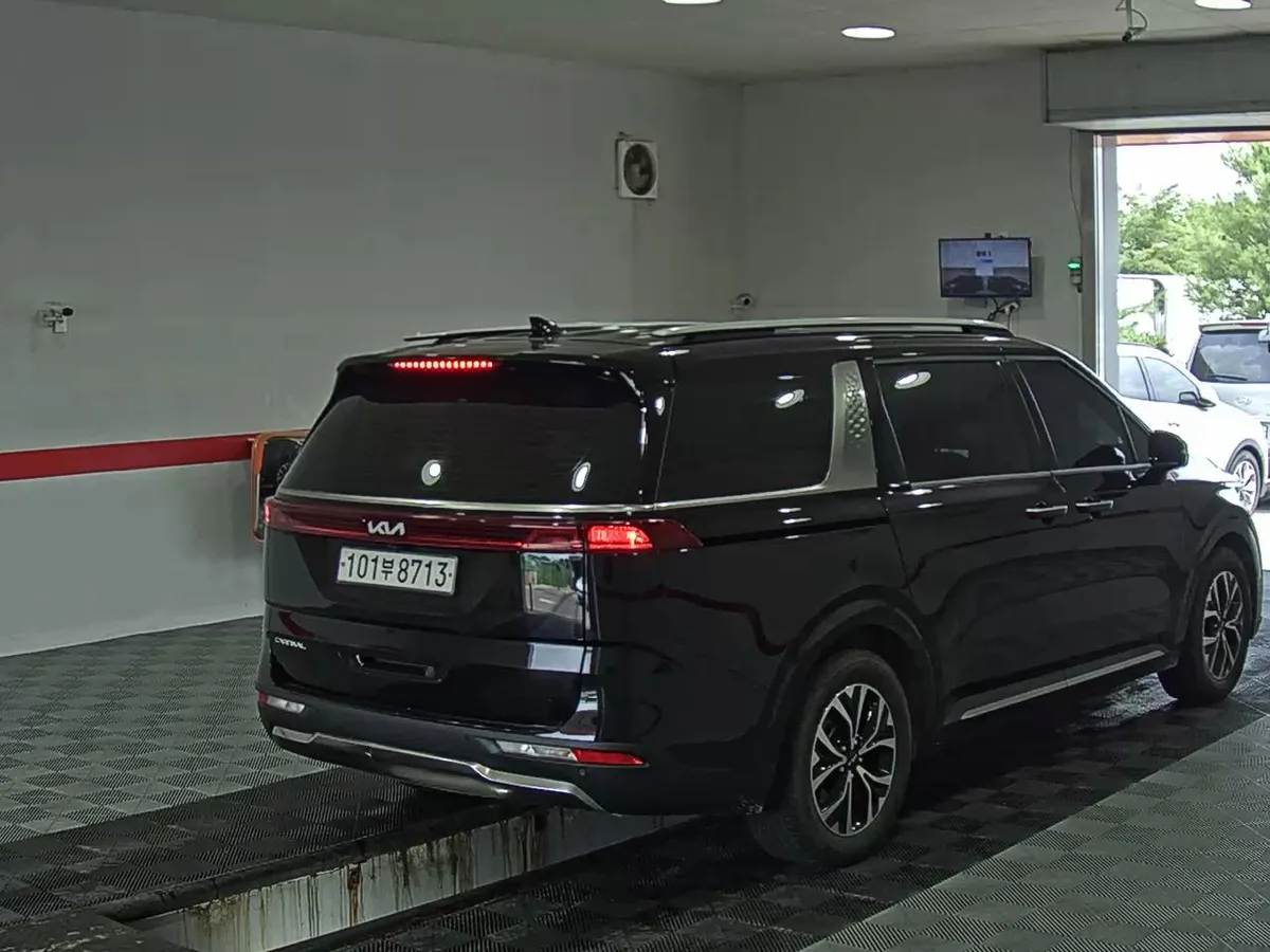 KIA CARNIVAL NOBLESSE 2023