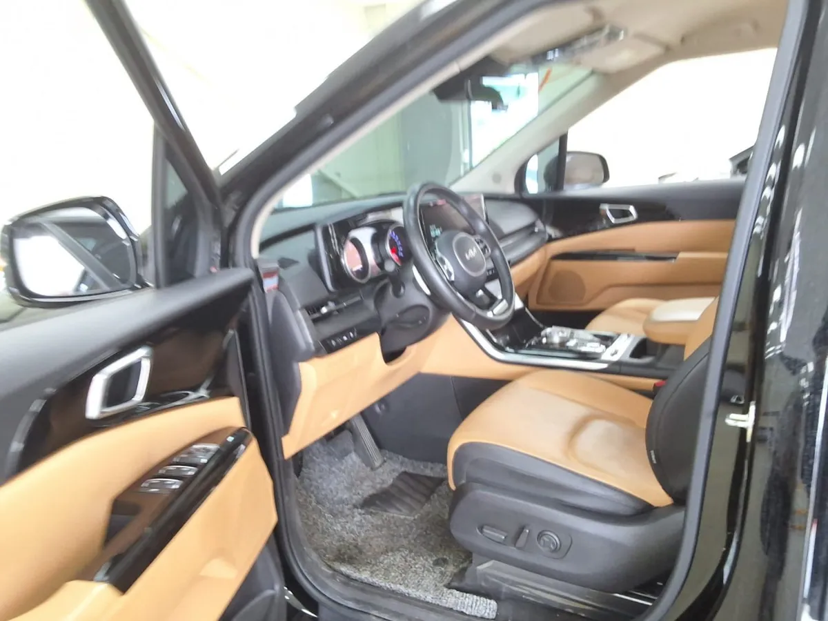 KIA CARNIVAL NOBLESSE 2023