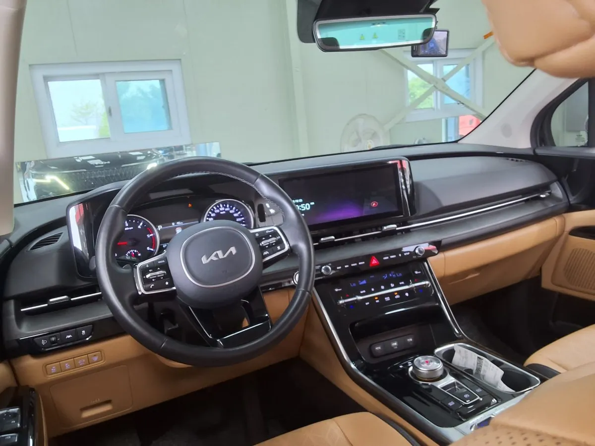 KIA CARNIVAL NOBLESSE 2023