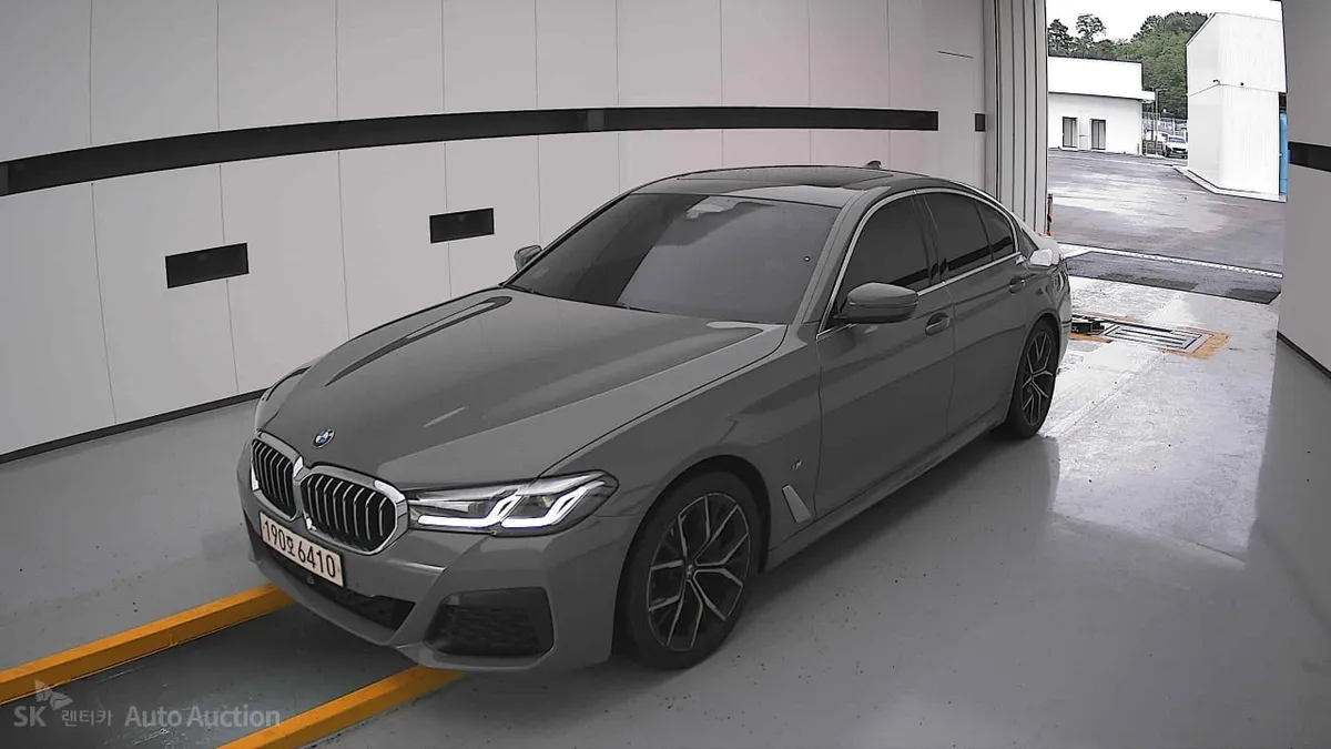 BMW 5 SERIES ПОДОГРЕВ И ВЕНТИЛЯЦИЯ И ПАМЯТЬ ПЕРЕДНИХ СИДЕНИЙ 2022