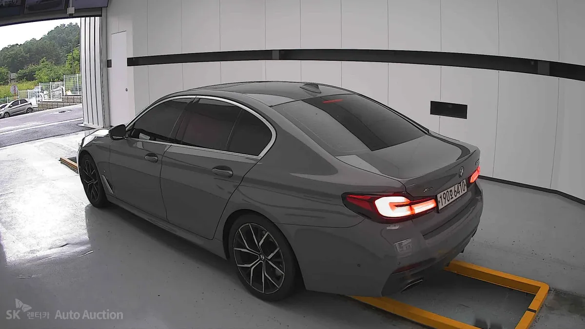 BMW 5 SERIES ПОДОГРЕВ И ВЕНТИЛЯЦИЯ И ПАМЯТЬ ПЕРЕДНИХ СИДЕНИЙ 2022