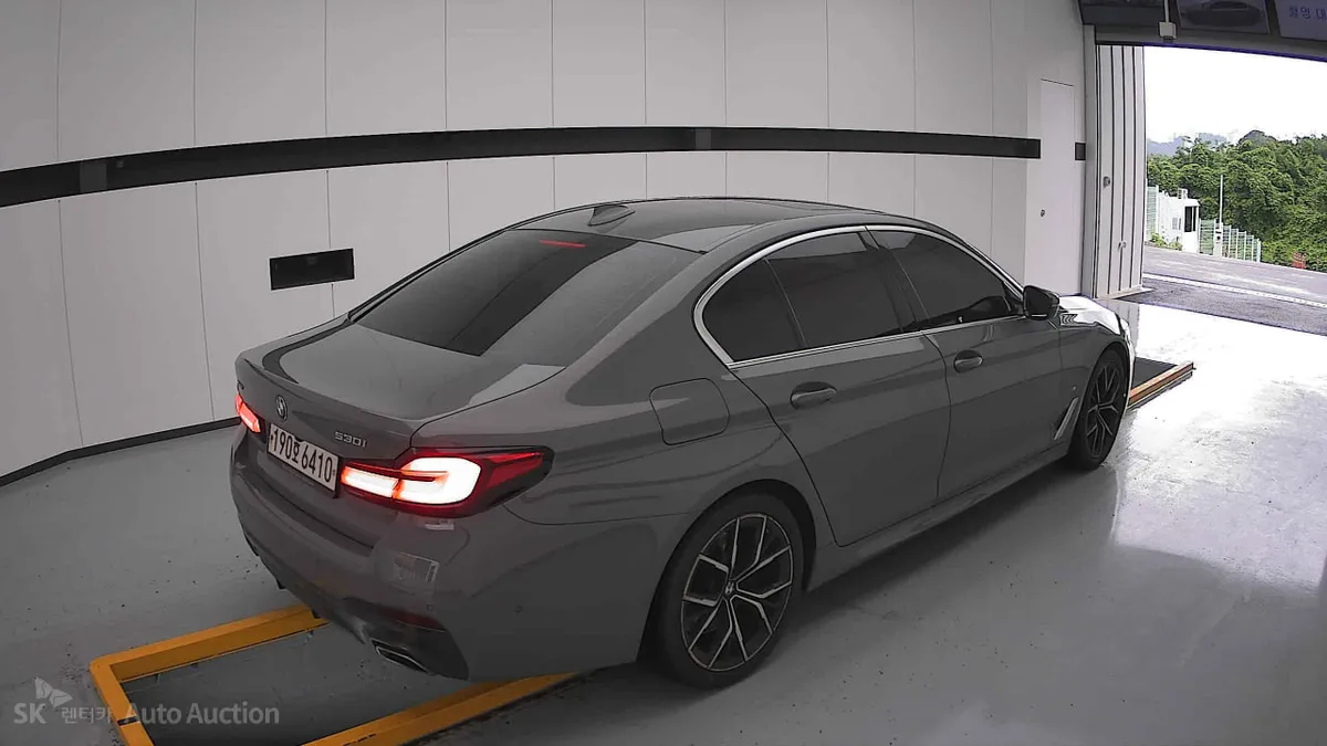 BMW 5 SERIES ПОДОГРЕВ И ВЕНТИЛЯЦИЯ И ПАМЯТЬ ПЕРЕДНИХ СИДЕНИЙ 2022