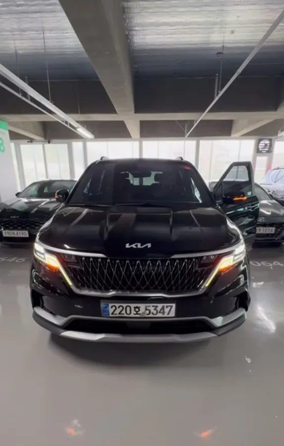 KIA CARNIVAL 2023