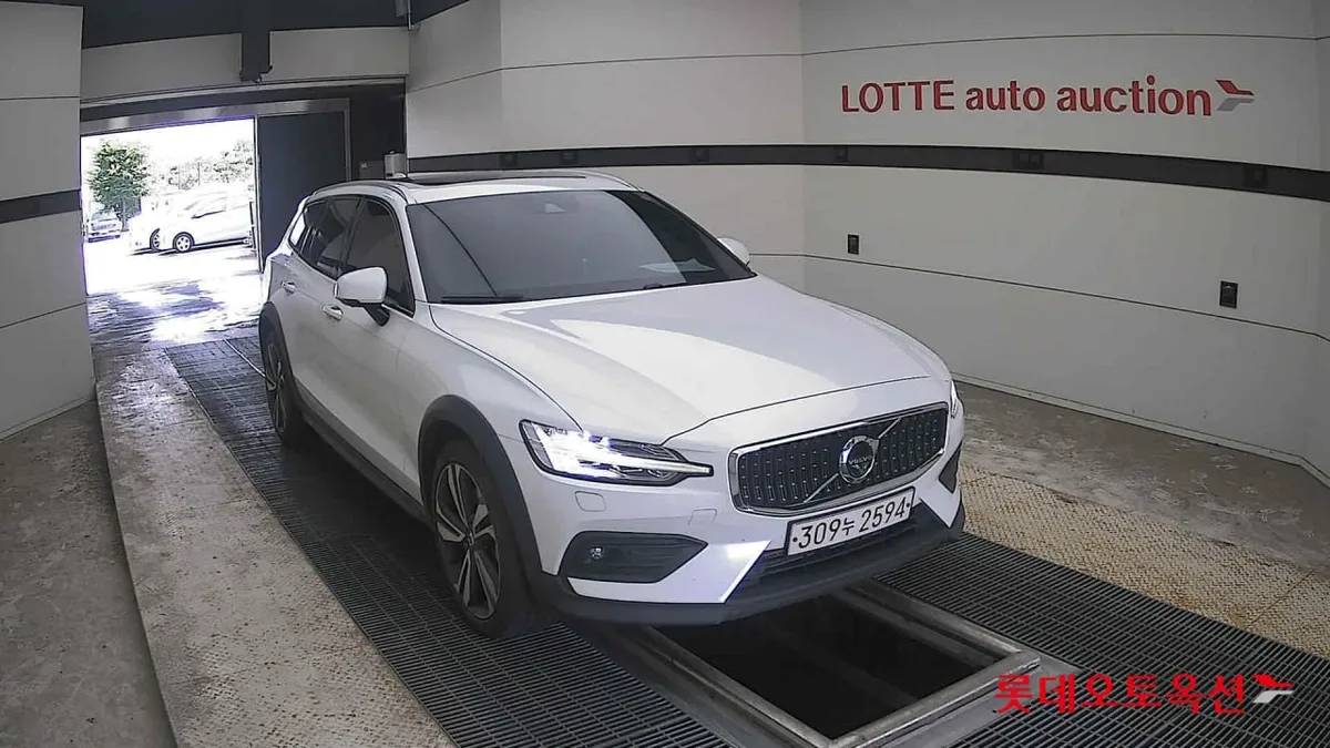 VOLVO V60 2020
