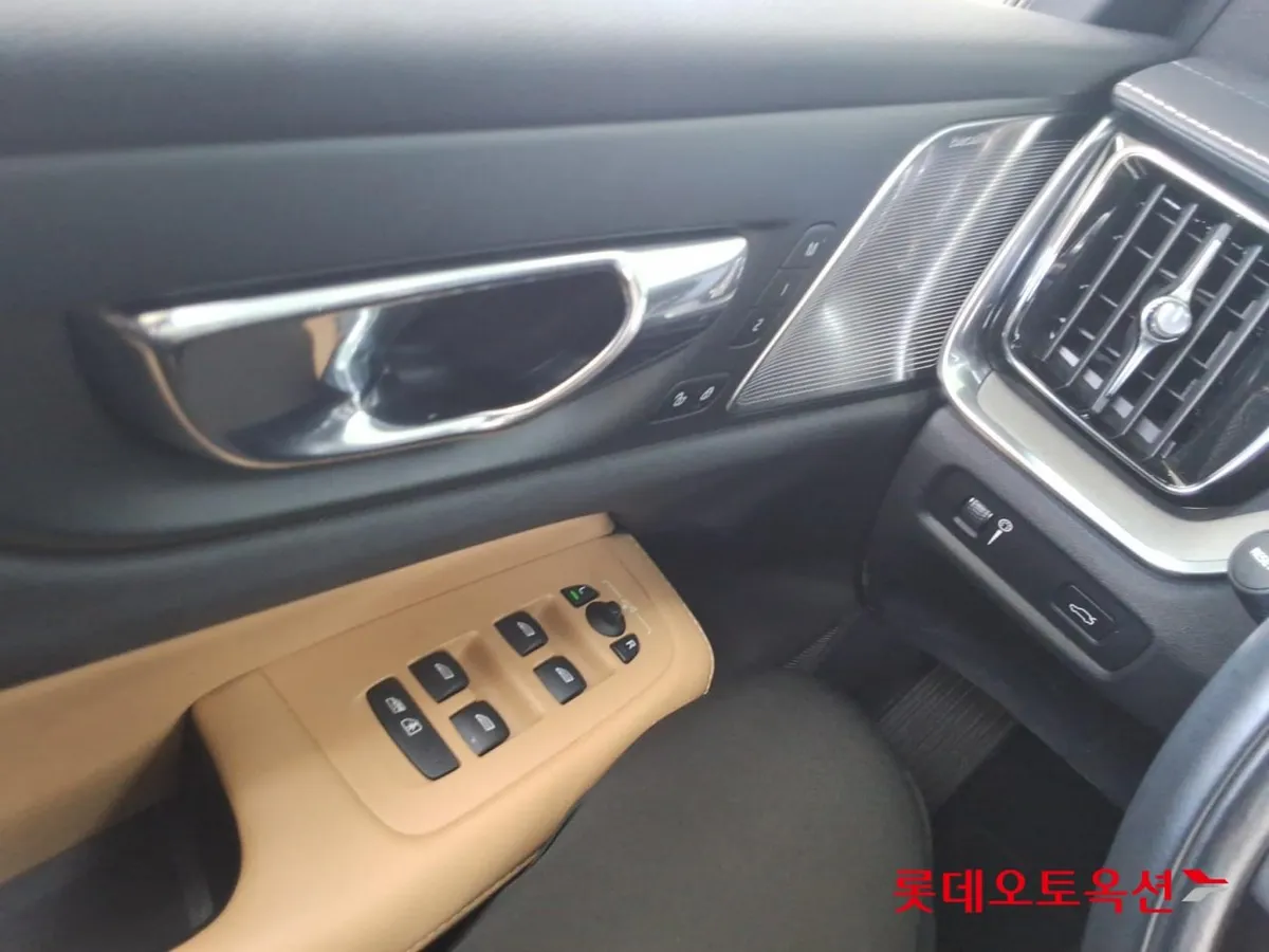 VOLVO V60 2020