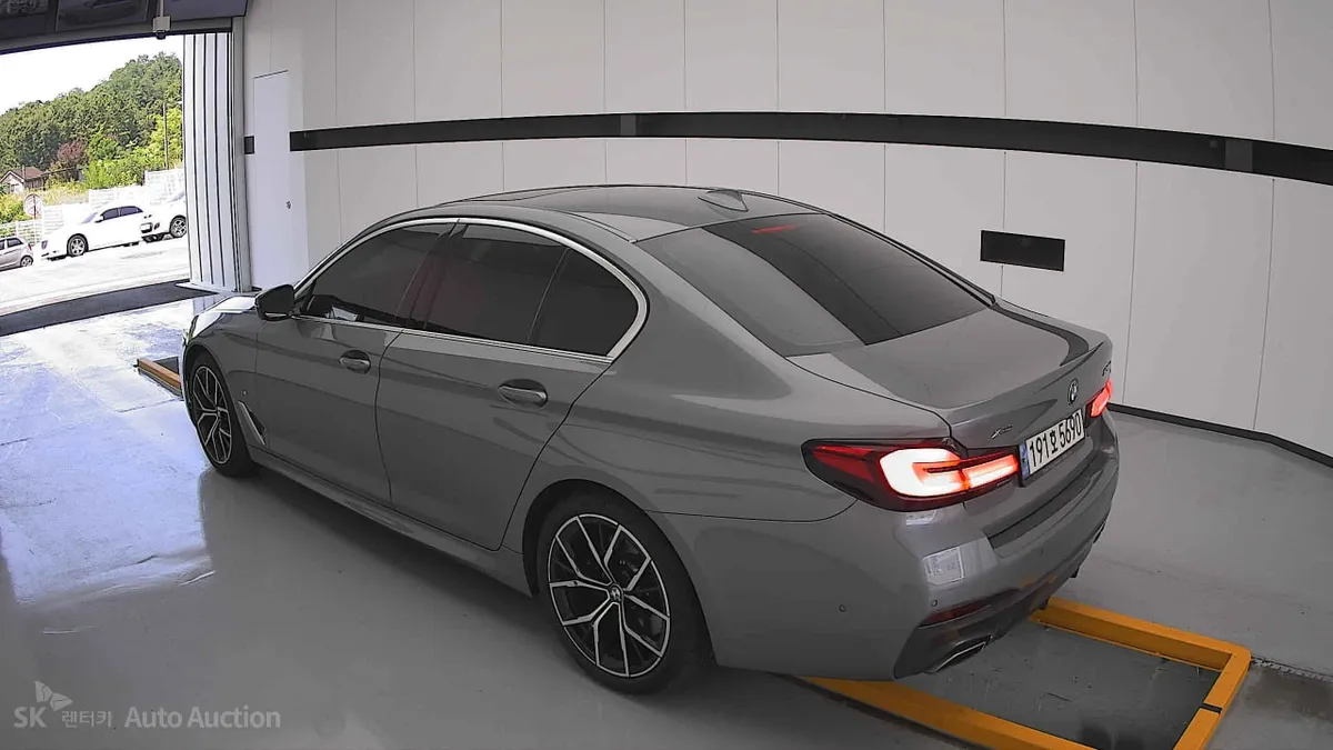 BMW 5 SERIES ПОДОГРЕВ ВЕНТИЛЯЦИЯ И ПАМЯТЬ ПЕРЕДНИХ СИДЕНИЙ 2022